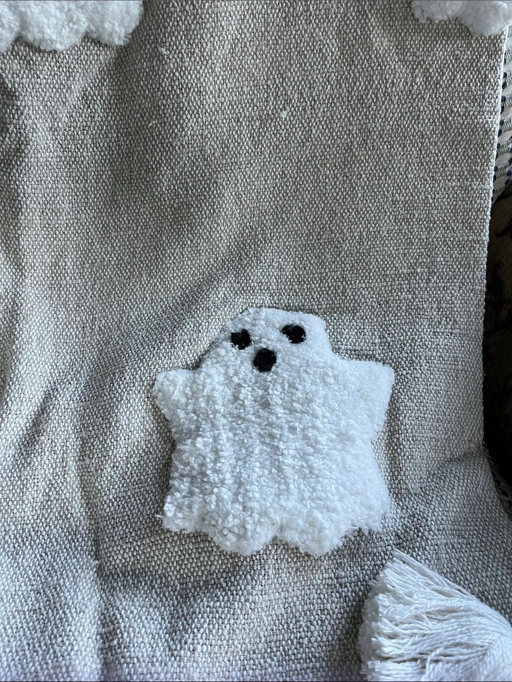 Rachel Zoe sand colored with white ghosts Plush Ghost Accent throw 50×70